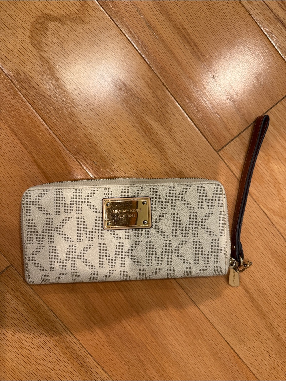 Michael Kors Cream and Brown Logo Zip Wristlet Wallet - Picture 2 of 9